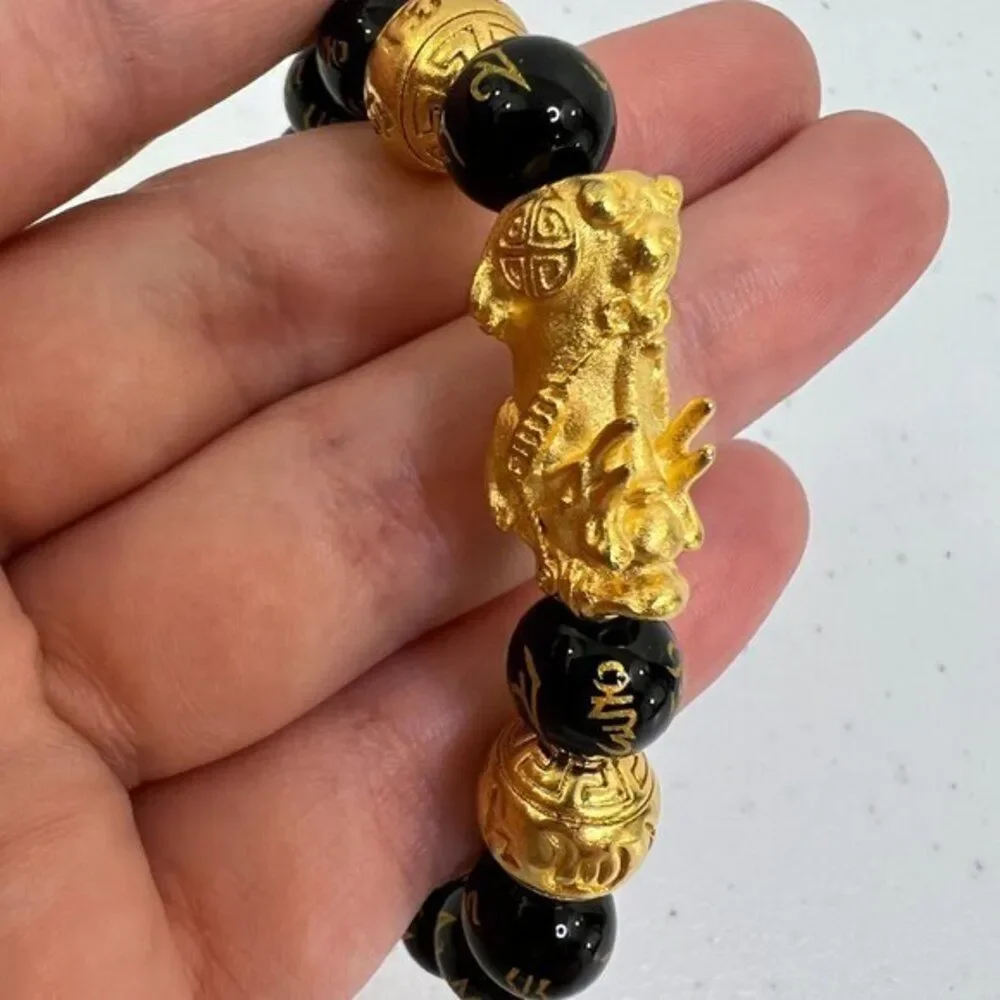 Pixiu Feng Shui Abundance Protection Bracelet Gold Letters Black Bead Stretch Us
